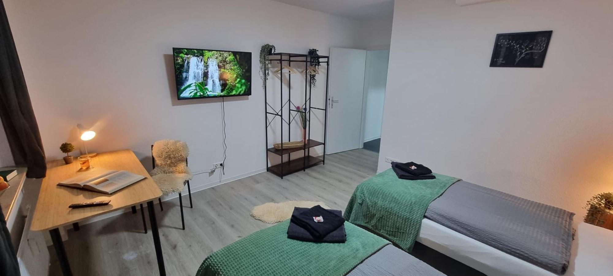 Dattel City Hannover Fewo Fur 4 Personen Privat-Parkplatz 5G Wlan & 24/7 Kontakt Exterior foto